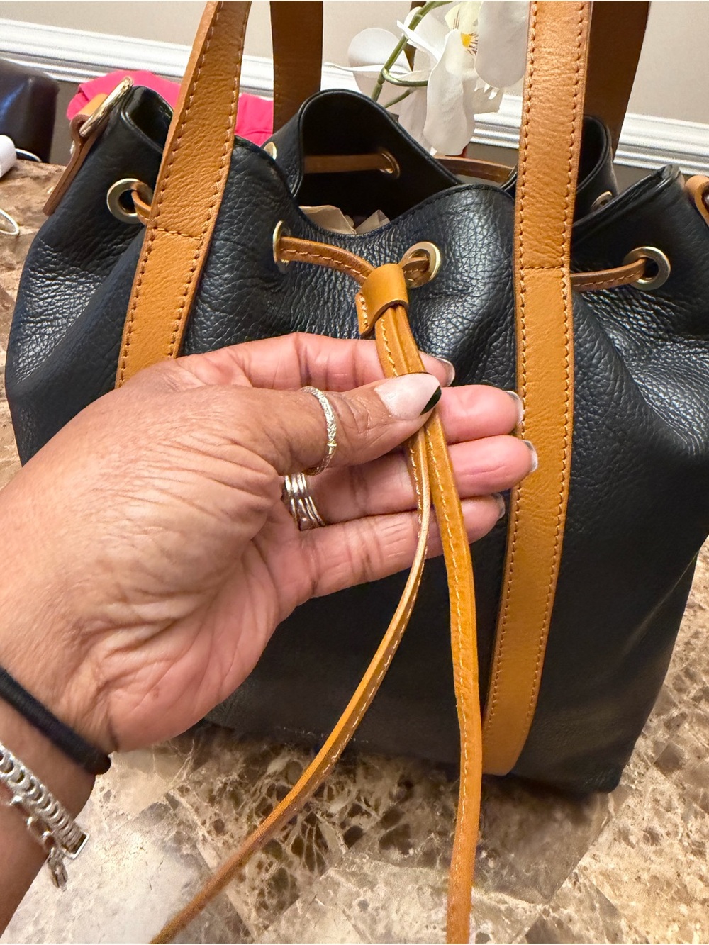 🥰♥️Anna Paola Black Pebbled Leather Drawstring Tote Bag (Made in Italy) - Picture 7 of 16